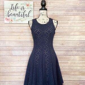 Francesca’s Bird Cage Label Navy and Tan Lined Sleeveless Dress Size Small